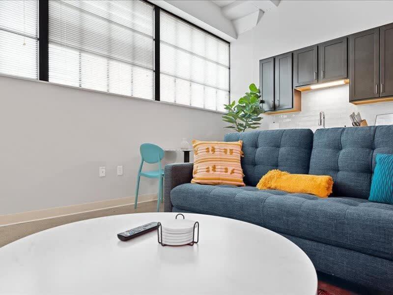 Cozysuites Lavish 1Br, Downtown Піттсбург Екстер'єр фото