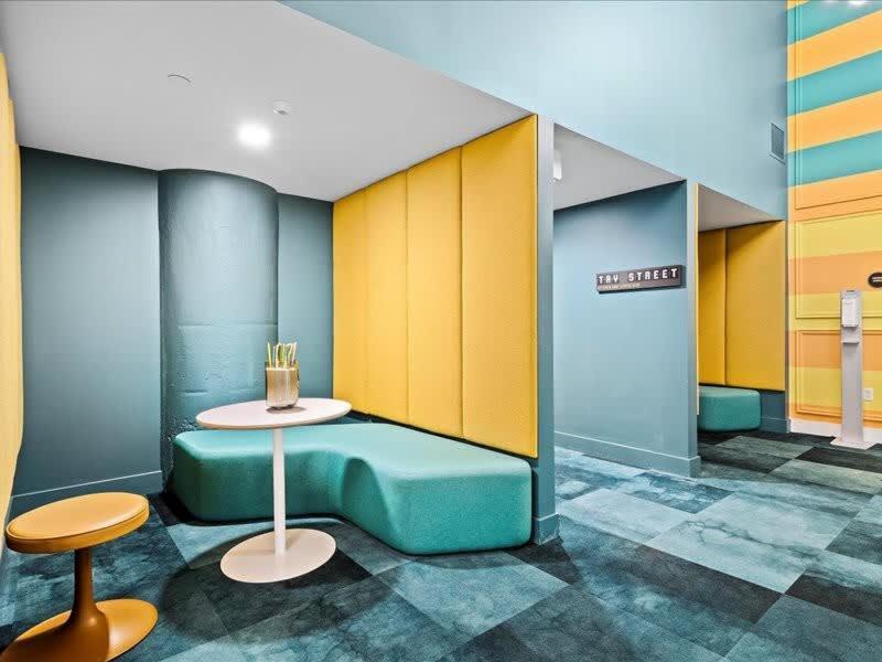 Cozysuites Lavish 1Br, Downtown Піттсбург Екстер'єр фото
